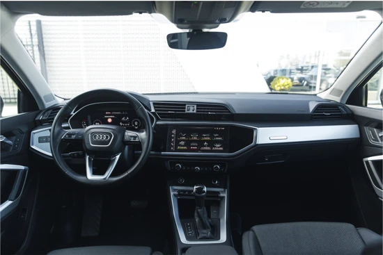 Audi Q3 35 TFSI Advanced edition | S-tronic | Navigatie | Sportstoelen | Trekhaak | Parkeerhulp