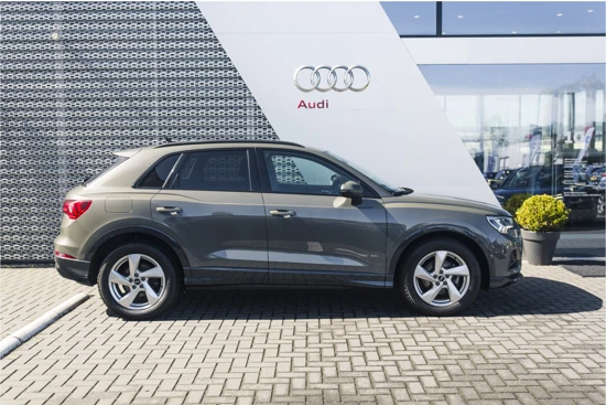 Audi Q3 35 TFSI Advanced edition | S-tronic | Navigatie | Sportstoelen | Trekhaak | Parkeerhulp