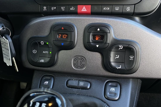 Fiat Panda Sport 1.0 Hybrid 70PK | LMV | Climate Control | Carplay | Sensoren | Trekhaak |