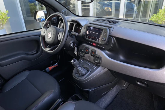 Fiat Panda Sport 1.0 Hybrid 70PK | LMV | Climate Control | Carplay | Sensoren | Trekhaak |