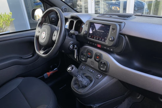 Fiat Panda Sport 1.0 Hybrid 70PK | LMV | Climate Control | Carplay | Sensoren | Trekhaak |