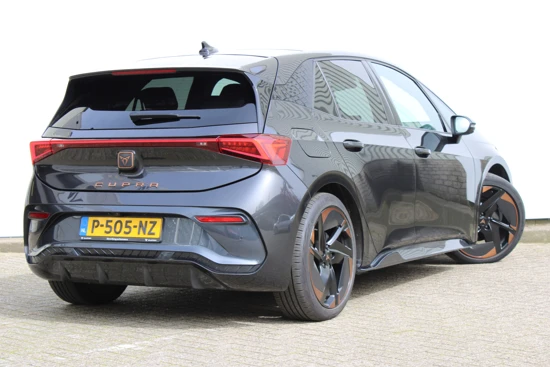 CUPRA Born Copper Edition One 62 kWh | Panorama Dak | Navigatie | Stoel & Stuurverwarming | 20"Lmv | LED