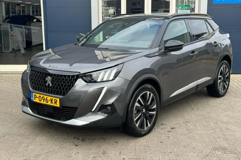 Peugeot 2008 1.2 155pk GT-Line | EAT8 | Camera | Leder/Alcantara | Adaptieve Cruise | Stoelverw | Navigatie | Carplay |