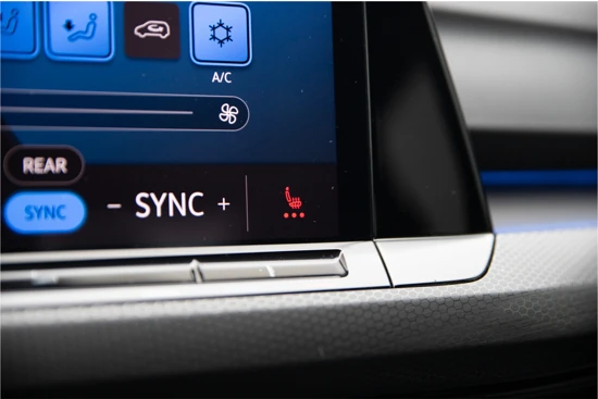 Volkswagen Golf 1.4 245pk PHEV eHybrid GTE | Navigatie | Carplay | Stoel- en stuurverwarming