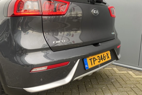 Kia Niro 1.6 GDI 140pk Hybrid Design Edition Automaat | Led | Leder | Camera | NL Auto | Navigatie | 1e Eigenaar | 18" Lichtmetaal | Wint