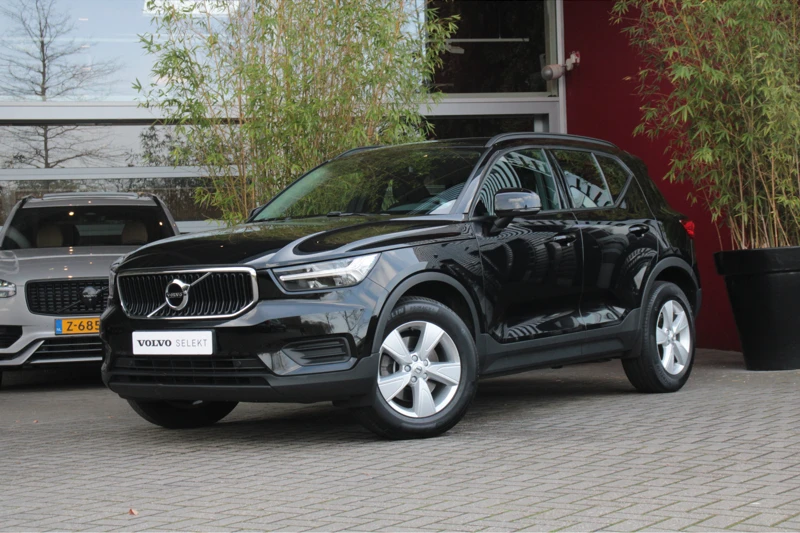 Volvo XC40 T2 Automaat Momentum Core | Park Assist | Navigatie | Bluetooth | fiscaal 41974,00!