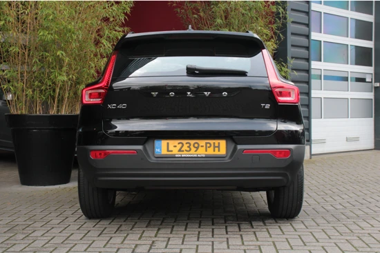 Volvo XC40 T2 Automaat Momentum Core | Park Assist | Navigatie | Bluetooth | fiscaal 41974,00!