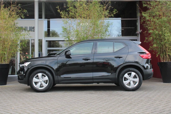 Volvo XC40 T2 Automaat Momentum Core | Park Assist | Navigatie | Bluetooth | fiscaal 41974,00!