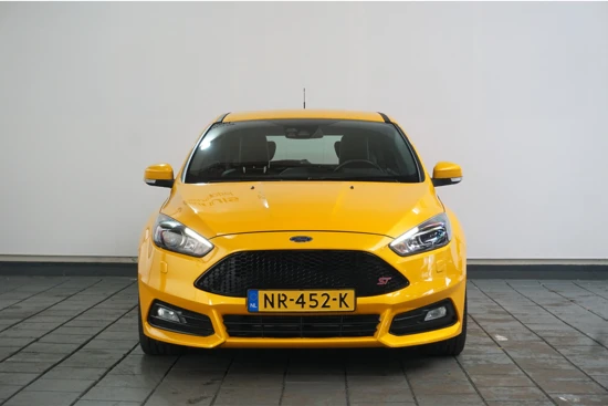 Ford Focus 2.0 ST | Tangerine Scream | Orig. NL | Xenon | Spoiler | BLIS | Stoelverwarming |