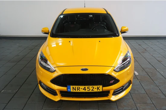 Ford Focus 2.0 ST | Tangerine Scream | Orig. NL | Xenon | Spoiler | BLIS | Stoelverwarming |