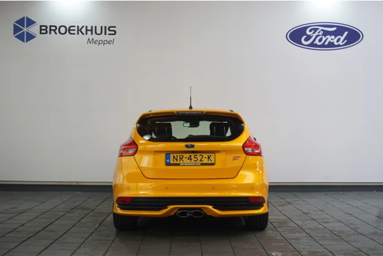 Ford Focus 2.0 ST | Tangerine Scream | Orig. NL | Xenon | Spoiler | BLIS | Stoelverwarming |