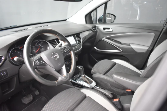 Opel Crossland X 1.2 Turbo Innovation+ 130pk Automaat | Trekhaak | Navigatie | AGR-Comfortstoelen | Dodehoek-Detectie | Keyless-Entry | Climate C