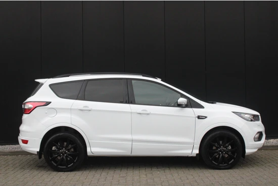 Ford Kuga 1.5 150pk ST Line | XENON | AFN. TREHAAK | SCHUIFDAK | ADAPTIVE CRUISE