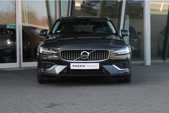 Volvo V60 T8 Inscription | Adaptive Cruise | Panoramadak | Standkachel | 360° Camera | Trekhaak | BLIS | HUD |