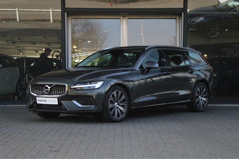 Volvo V60 T8 AWD Inscription | Adaptive Cruise | Panoramadak | 360° Camera | Head-up Display | Standkachel | BLIS | Trekhaak