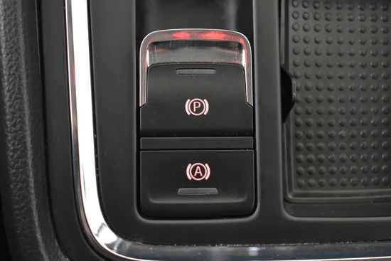 SEAT Ateca 1.4 EcoTSI 150 pk Xcellence | Zwenkbare trekhaak | Voorstoelen verwarmd | Parkeersensoren v+a | LED dagrijverlichting | Navigati
