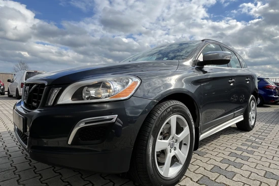 Volvo XC60 2.0T R-Design | Leder | Navigatie | Trekhaak | Bluetooth | Parkeersensoren