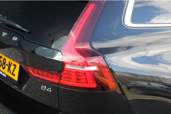 Volvo V60 B4 (Mild Hybrid) Plus Dark | Adaptieve cruise | Keyless | DAB | Stoel / stuurverwarming