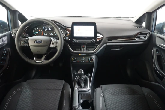 Ford Fiesta 1.0 EcoBoost Hybrid Titanium | Carplay | Sensoren | Winterpakket | Climate Control | Origineel Nederlands