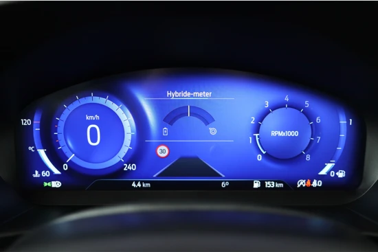 Ford Focus 1.0 EcoBoost Hybrid ST Line X | Direct Leverbaar | Panorama Dak | Drivers Assistance Pack | Winterpack | 18'' Lichtmetalen Velge