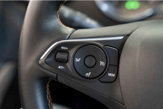 Opel Crossland X 1.2 Turbo Innovation | Climate Controle | Navigatie | Parkeersensoren | Keyless Entry & Start |