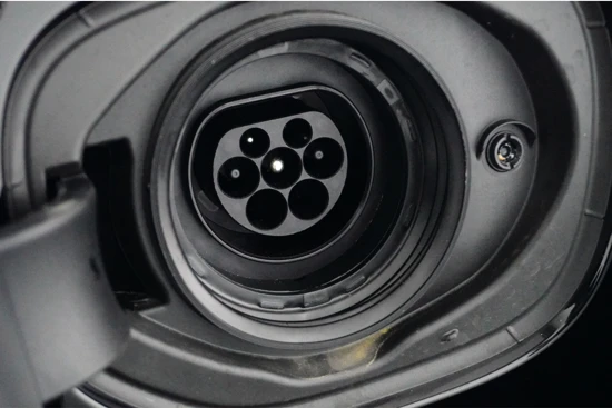 Volvo XC60 Recharge T6 AWD Plus Dark | Panoramadak | Adaptive LED | Leder | Trekhaak | 21 Inch | Camera
