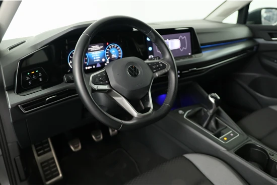 Volkswagen Golf 1.5 TSI Active | LED | Stoel/stuurverwarming | Digital Cockpit | Navi | Cruise Adaptive | Parkeernsensoren V+A | Clima