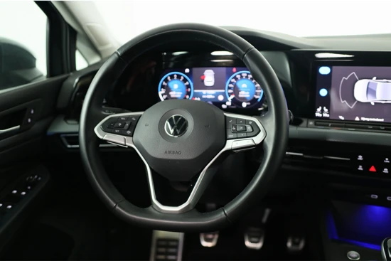 Volkswagen Golf 1.5 TSI Active | LED | Stoel/stuurverwarming | Digital Cockpit | Navi | Cruise Adaptive | Parkeernsensoren V+A | Clima