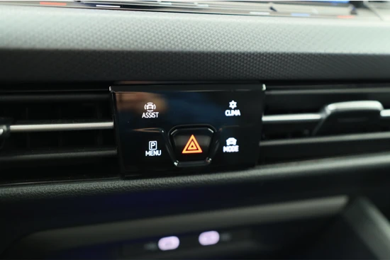 Volkswagen Golf 1.5 TSI Active | LED | Stoel/stuurverwarming | Digital Cockpit | Navi | Cruise Adaptive | Parkeernsensoren V+A | Clima