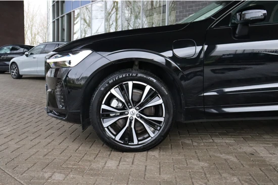 Volvo XC60 T6 AWD Recharge Plus Dark Long Range | Trekhaak | BLIS Dode Hoek Detectie | Camera | Stoelverwarming voor+achterin | Stuurwielve