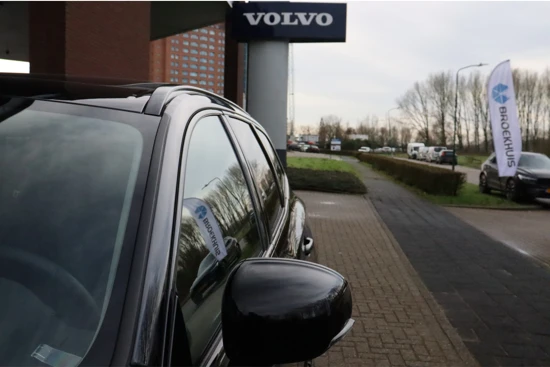 Volvo XC60 T6 AWD Recharge Plus Dark Long Range | Trekhaak | BLIS Dode Hoek Detectie | Camera | Stoelverwarming voor+achterin | Stuurwielve