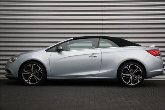 Opel Cascada 1.4 TURBO 140PK INNOVATION+ / NAVI / LEDER / CLIMA / LED / AGR / PDC / 19" LMV / CAMERA / UNIEK / WINTERPAKKET / NIEUWSTAAT !!