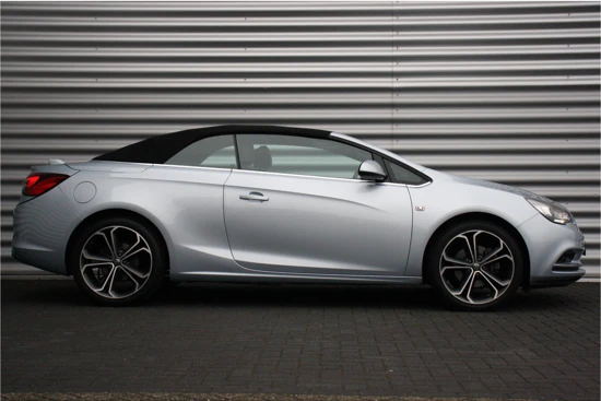 Opel Cascada 1.4 TURBO 140PK INNOVATION+ / NAVI / LEDER / CLIMA / LED / AGR / PDC / 19" LMV / CAMERA / UNIEK / WINTERPAKKET / NIEUWSTAAT !!