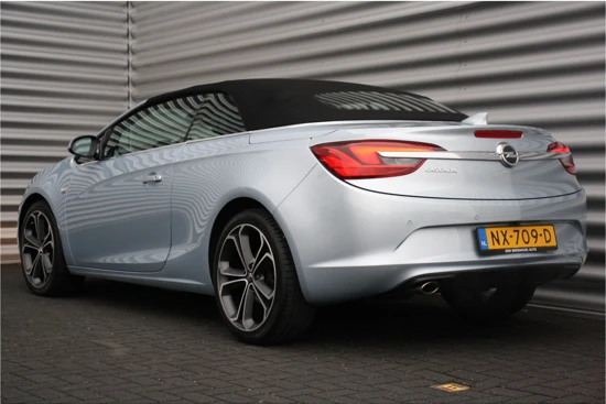 Opel Cascada 1.4 TURBO 140PK INNOVATION+ / NAVI / LEDER / CLIMA / LED / AGR / PDC / 19" LMV / CAMERA / UNIEK / WINTERPAKKET / NIEUWSTAAT !!