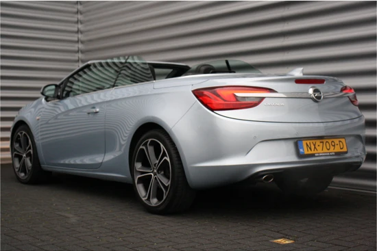 Opel Cascada 1.4 TURBO 140PK INNOVATION+ / NAVI / LEDER / CLIMA / LED / AGR / PDC / 19" LMV / CAMERA / UNIEK / WINTERPAKKET / NIEUWSTAAT !!