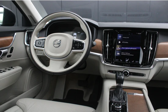 Volvo S90 T5 Inscription | 19'' | Pilot Assist | BLIS | Schuifdak | Geventileerd nappa leder | Trekhaak | 360 camera | Head-up display