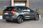 Volvo XC60 T8 AWD Recharge R-Design | Harman Kardon | Schuifdak | Stoelverwarming voor+achter | Stuurwielverwarming | Standkachel met Volvo