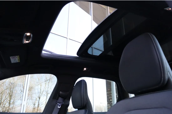 Volvo XC60 T8 AWD Recharge R-Design | Harman Kardon | Schuifdak | Stoelverwarming voor+achter | Stuurwielverwarming | Standkachel met Volvo