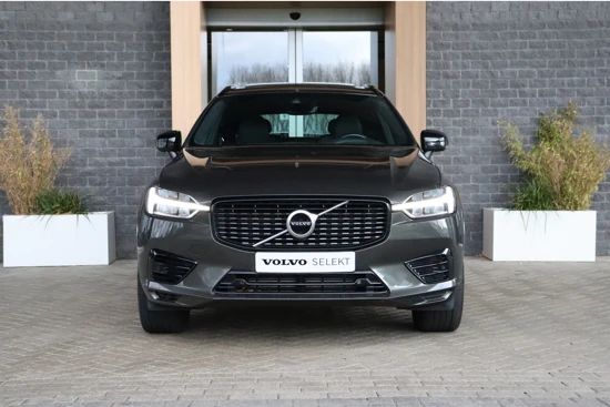 Volvo XC60 T8 AWD Recharge R-Design | Harman Kardon | Schuifdak | Stoelverwarming voor+achter | Stuurwielverwarming | Standkachel met Volvo