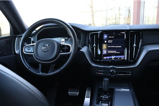 Volvo XC60 T8 AWD Recharge R-Design | Harman Kardon | Schuifdak | Stoelverwarming voor+achter | Stuurwielverwarming | Standkachel met Volvo