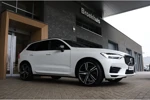 Volvo XC60 T8 AWD Recharge R-Design | Vol | Luchtvering | Bowers & Wilkins | Trekhaak | 360° Camera | Head-Up Display | Adaptieve Cruise Co