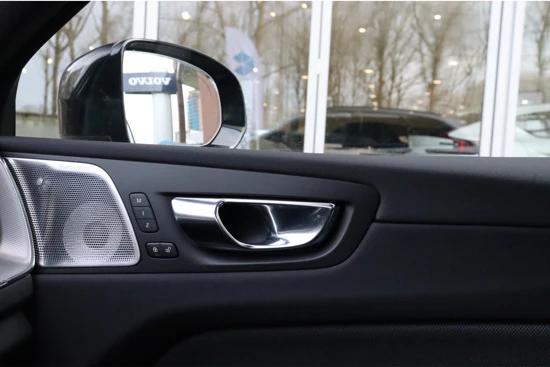 Volvo XC60 T6 AWD Recharge R-Design | Vol | Luchtvering | Bowers & Wilkins | 360° Camera | Head-Up Display | Adaptieve Cruise Control | Sto