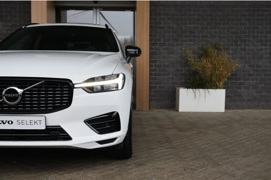 Volvo XC60 T6 AWD Recharge R-Design | Harman Kardon | Adaptieve Cruise Control | Stoel en Stuurwielverwarming | Camera | Schuifdak | Pilot