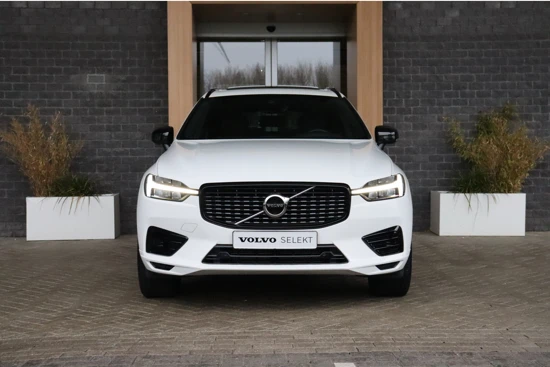 Volvo XC60 T6 AWD Recharge R-Design | Harman Kardon | Adaptieve Cruise Control | Stoel en Stuurwielverwarming | Camera | Schuifdak | Pilot