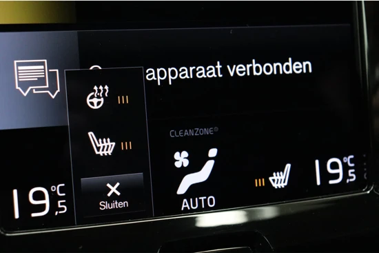 Volvo XC60 T6 AWD Recharge R-Design | Adaptieve Cruise Control | Stoel en Stuurwielverwarming | Schuifdak | Parkeercamera | Pilot Assist |