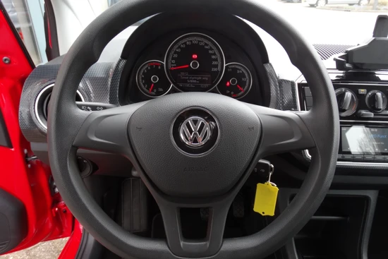 Volkswagen up! 1.0 BMT move up!