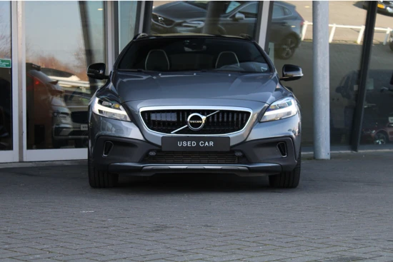 Volvo V40 T3 Cross Country | Harman/Kardon | Panoramadak | Adaptive Cruise | BLIS | Stoelverwarming | Parkeerhulp