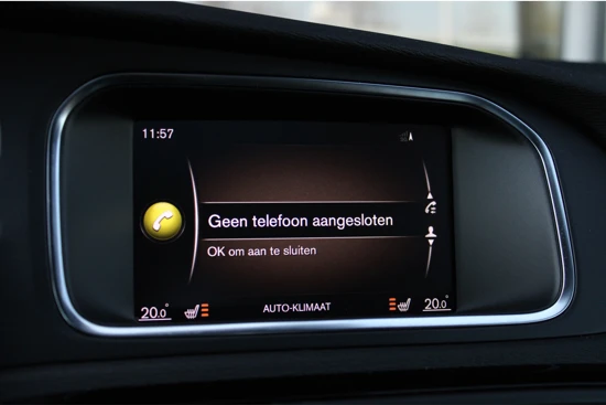 Volvo V40 T3 Cross Country | Harman/Kardon | Panoramadak | Adaptive Cruise | BLIS | Stoelverwarming | Parkeerhulp