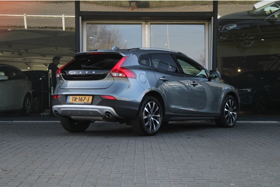 Volvo V40 T3 Cross Country | Harman/Kardon | Panoramadak | Adaptive Cruise | BLIS | Stoelverwarming | Parkeerhulp