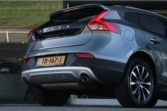 Volvo V40 T3 Cross Country | Harman/Kardon | Panoramadak | Adaptive Cruise | BLIS | Stoelverwarming | Parkeerhulp